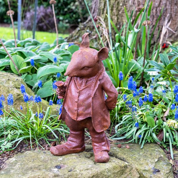 Mr Ratty, Rat Statue